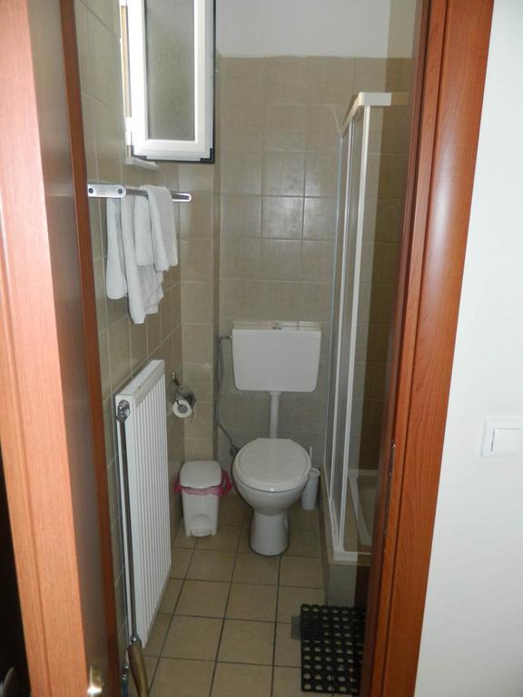 Hotel Peridromos Levádeia Zimmer foto