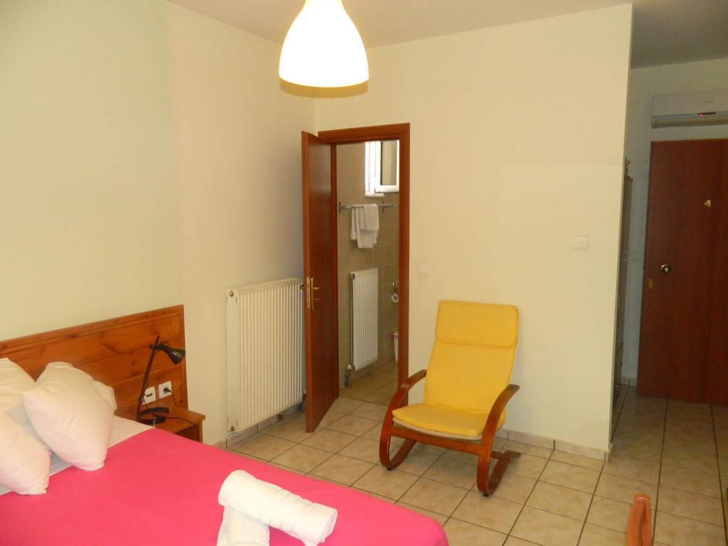 Hotel Peridromos Levádeia Zimmer foto