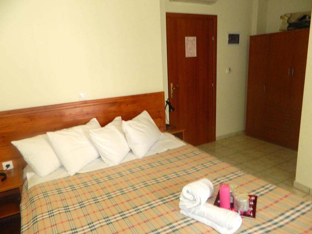 Hotel Peridromos Levádeia Zimmer foto