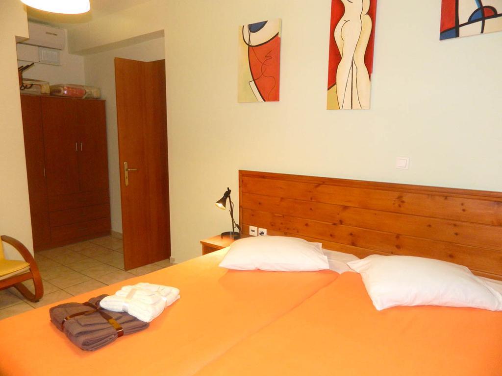 Hotel Peridromos Levádeia Zimmer foto